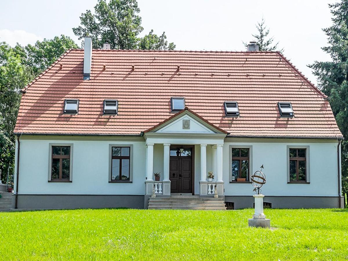 Dwór Gogolewo nad Wartą Acomodação com café da manhã Ksiaz Wielkopolski Exterior foto