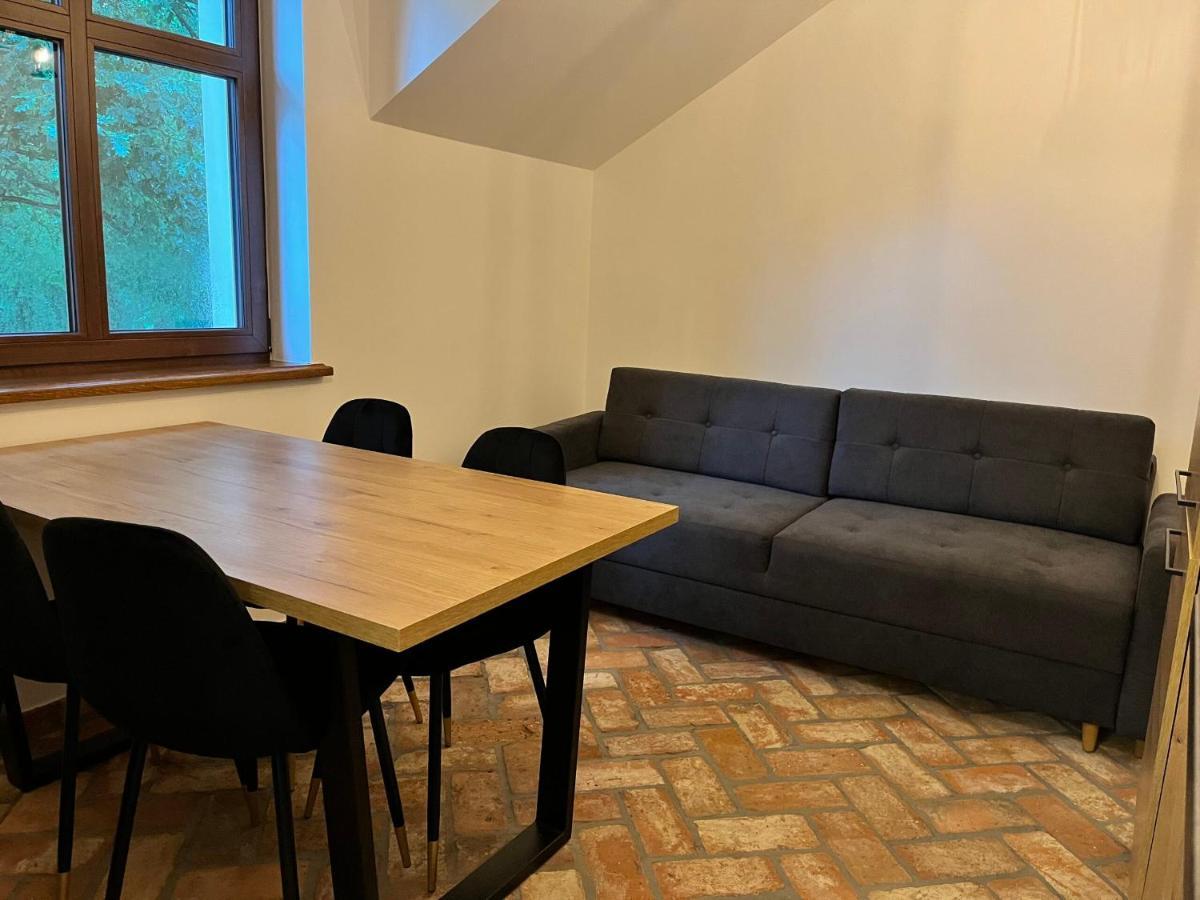 Dwór Gogolewo nad Wartą Acomodação com café da manhã Ksiaz Wielkopolski Exterior foto