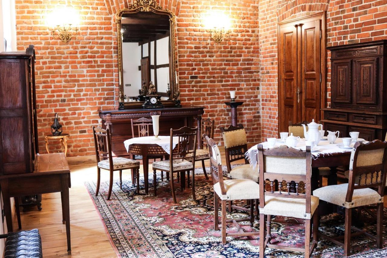 Dwór Gogolewo nad Wartą Acomodação com café da manhã Ksiaz Wielkopolski Exterior foto