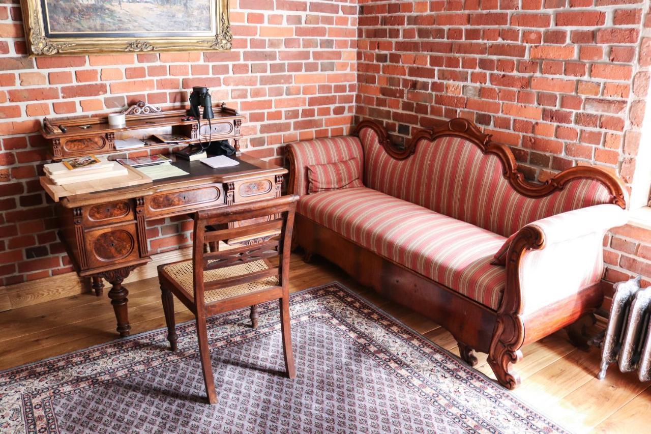 Dwór Gogolewo nad Wartą Acomodação com café da manhã Ksiaz Wielkopolski Exterior foto