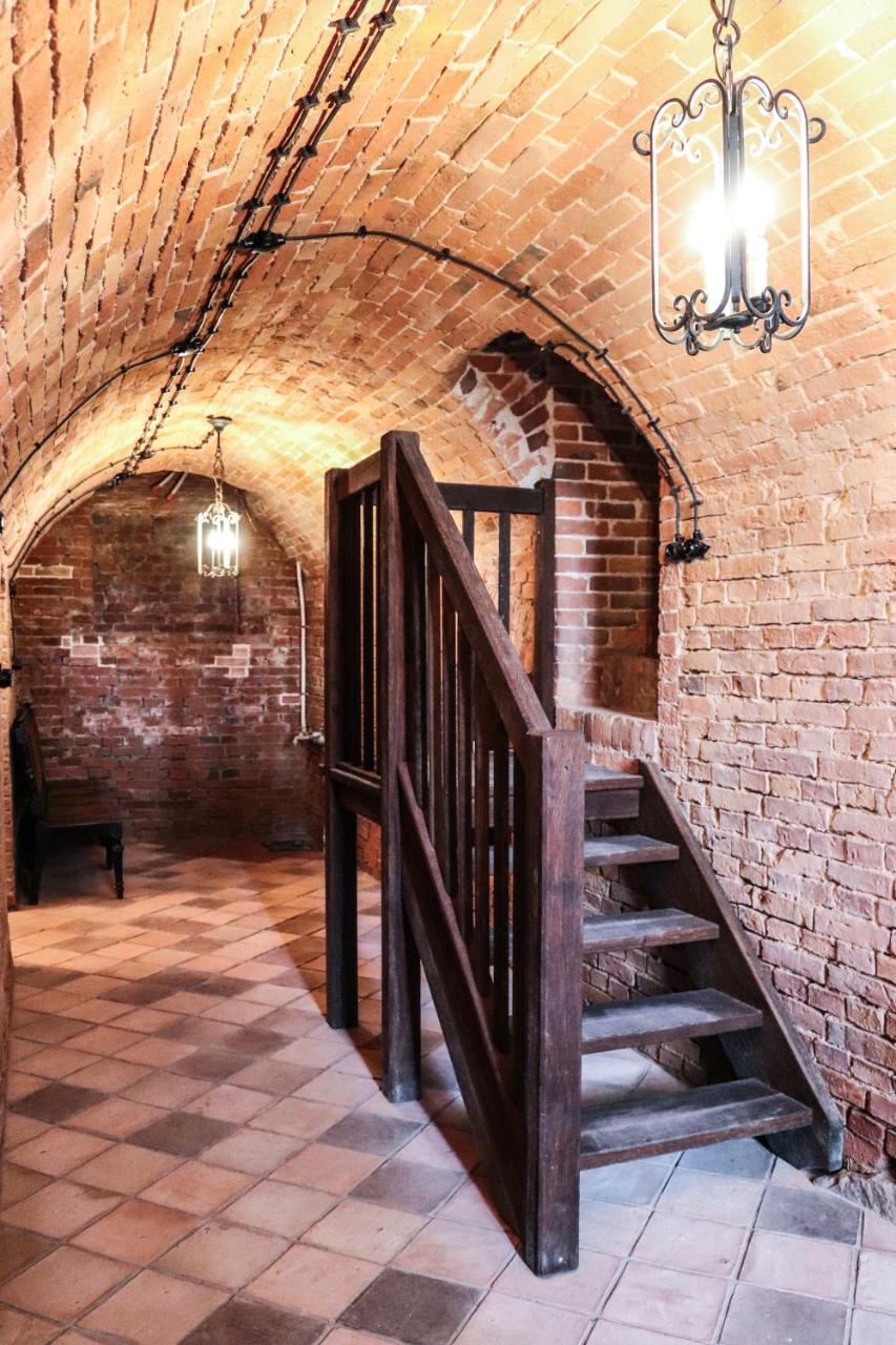 Dwór Gogolewo nad Wartą Acomodação com café da manhã Ksiaz Wielkopolski Exterior foto