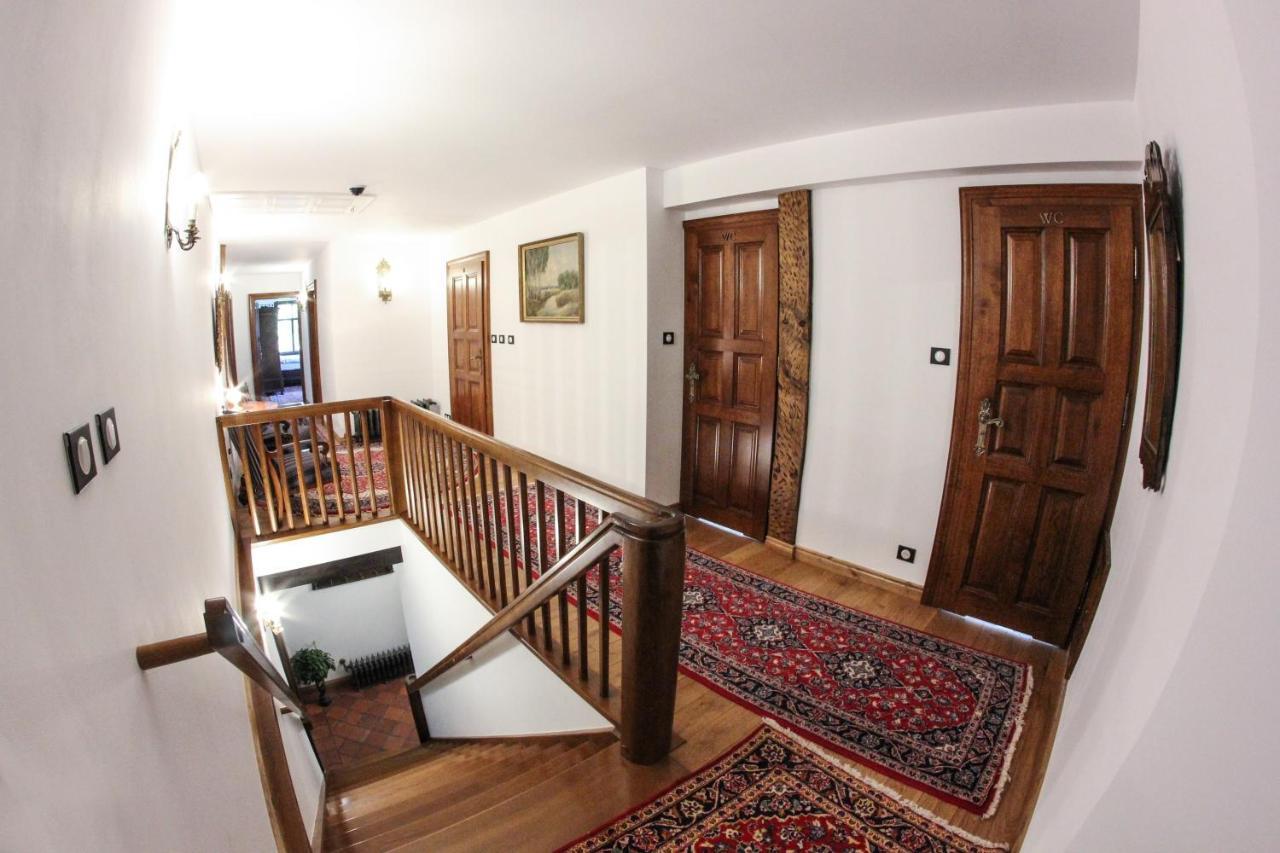 Dwór Gogolewo nad Wartą Acomodação com café da manhã Ksiaz Wielkopolski Exterior foto